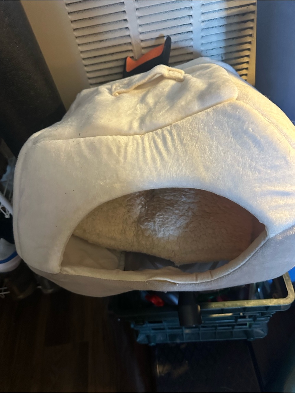Cream Plush Pet Cave Bed good condition